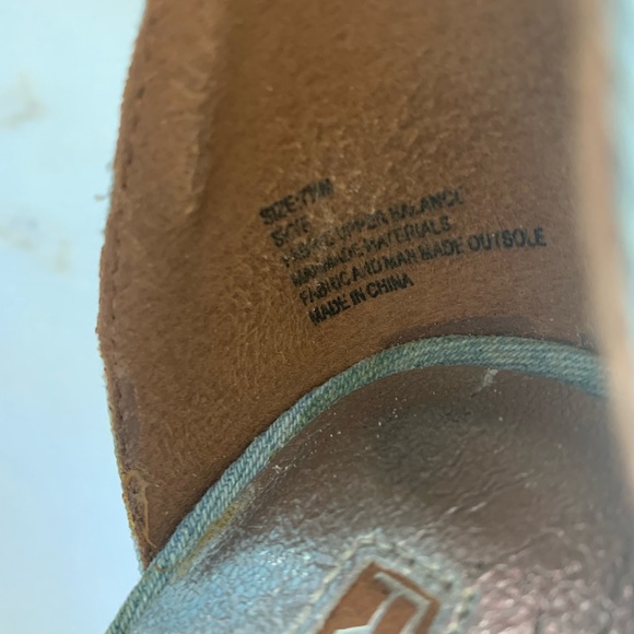 🔥 Clearance Denim Bee Stacked Heel Sandals - Picture 8 of 9